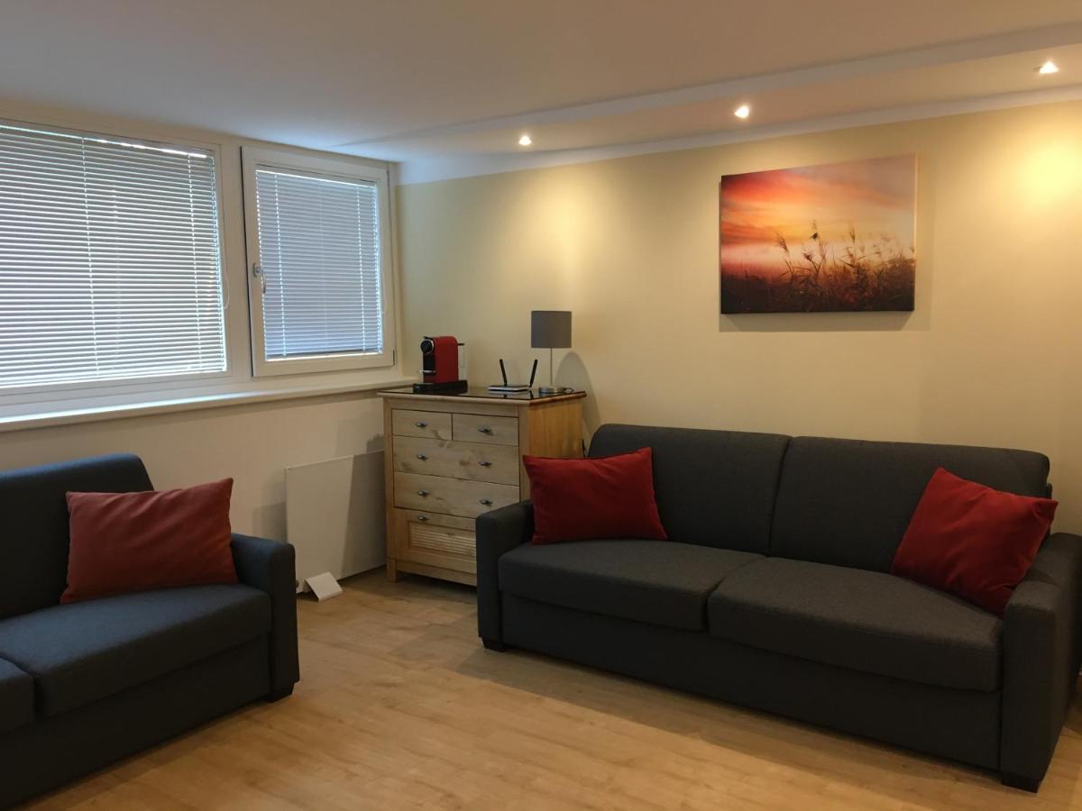 Cosy Flat In The Quiet Area With Own Garden, Free Parking And Direct Public Transport Link To The Centre Vienna Exterior photo