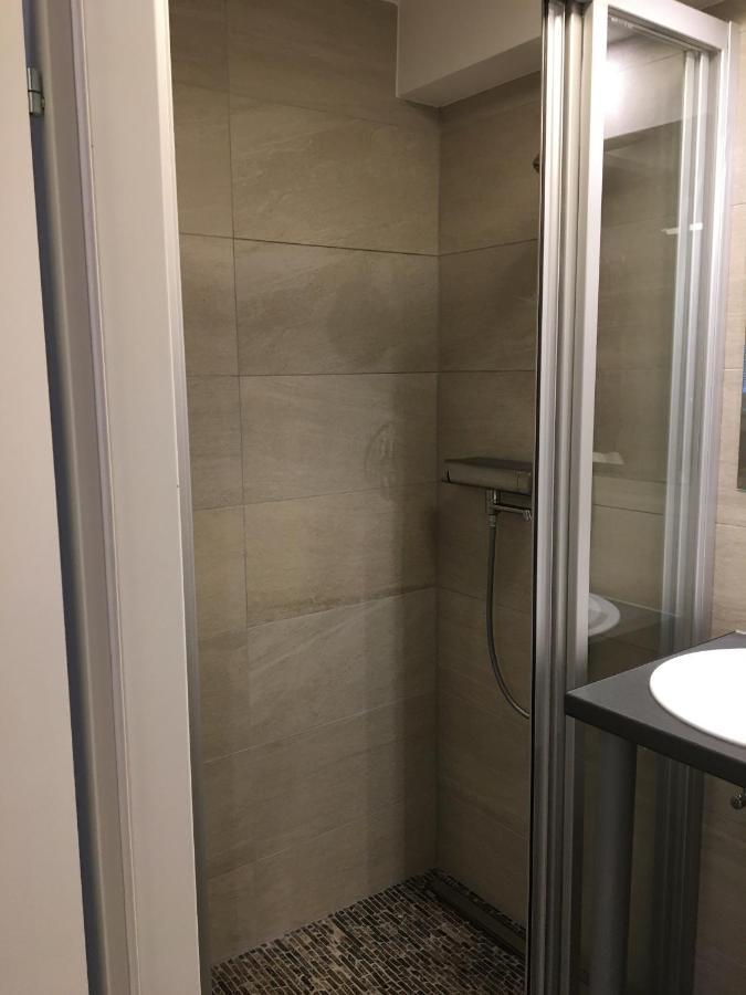 Cosy Flat In The Quiet Area With Own Garden, Free Parking And Direct Public Transport Link To The Centre Vienna Exterior photo